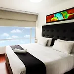 Apartasuites Plaza Modelia